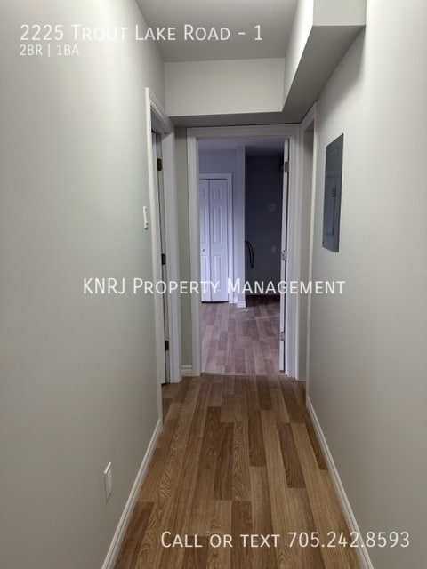 Building Photo - Second Floor Two Bed Apartment