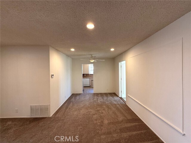 Foto del edificio - 2038 Stevely Ave