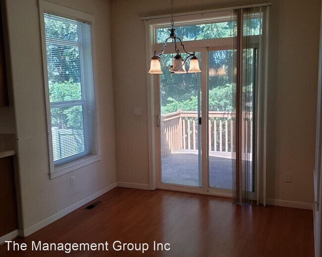 Building Photo - 4 br, 2.5 bath House - 5422 NE 54th Street