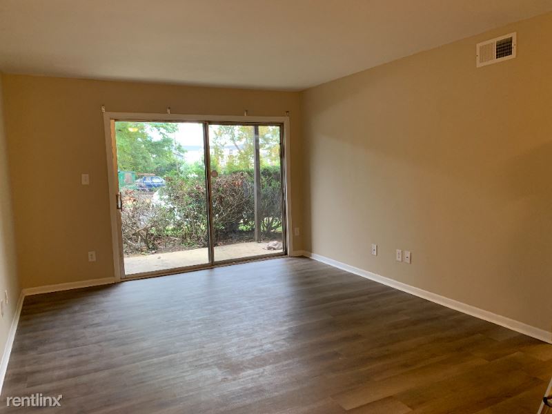 Primary Photo - 201 Orchard Trace Ln