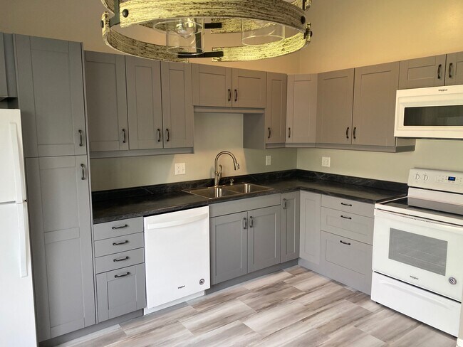 kitchen - 1035 Pine St