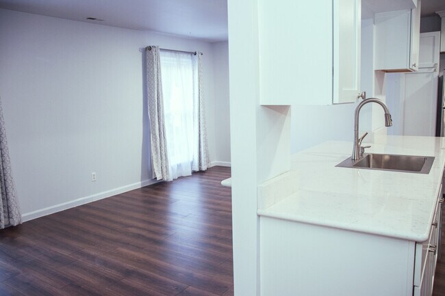 Foto del edificio - 529 E University Dr Unit 1203