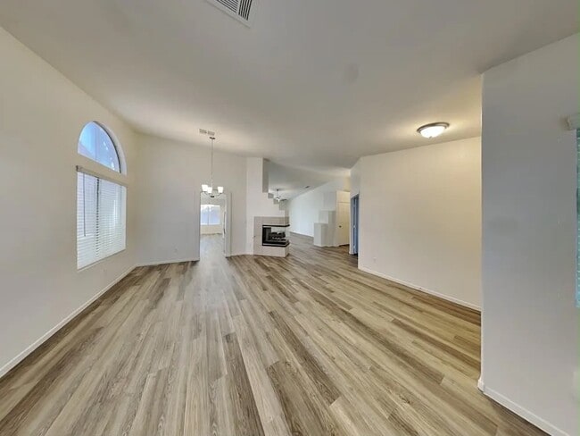 Building Photo - 6281 Hill Haven Ave