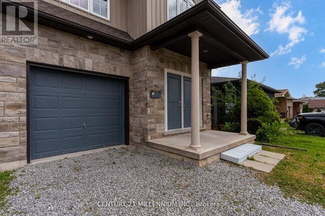 Building Photo - 38 Kent St