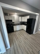 Building Photo - 504 W Hackberry St