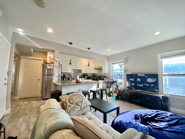 Foto del edificio - 77 Linden St