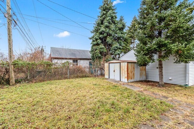Foto del edificio - 6938 Fenton St
