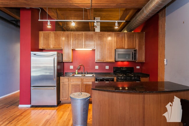 Building Photo - 1500 W Monroe St