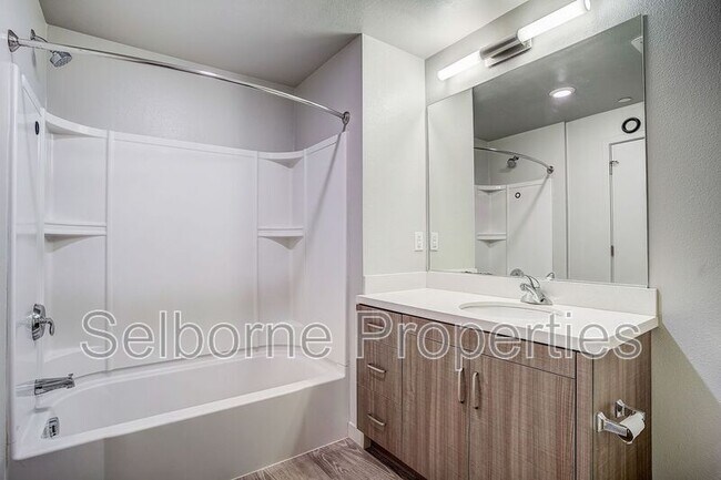 Foto del edificio - 5239 Claremont Ave