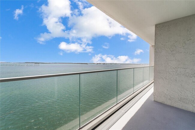 Foto del edificio - 800 Claughton Island Dr