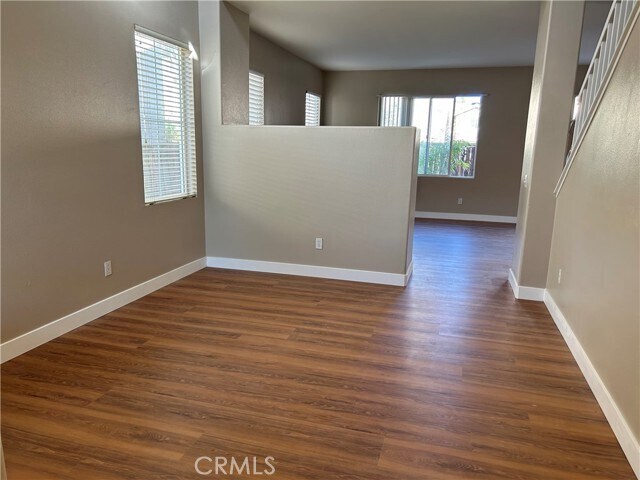 Foto del edificio - 1447 Hawkcrest Dr