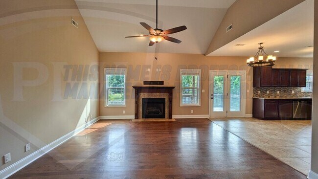 Building Photo - 1594 Fort Campbell Blvd