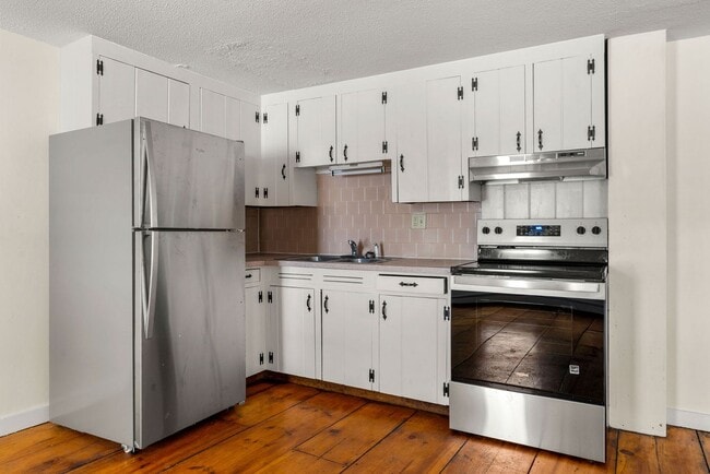 Foto del edificio - 97 Groton St