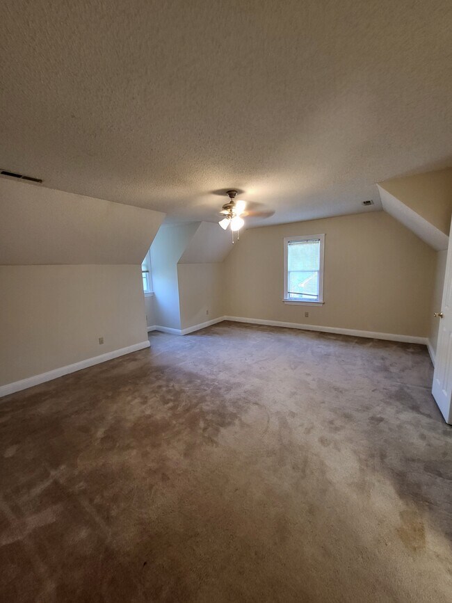 Building Photo - 112 William Ct