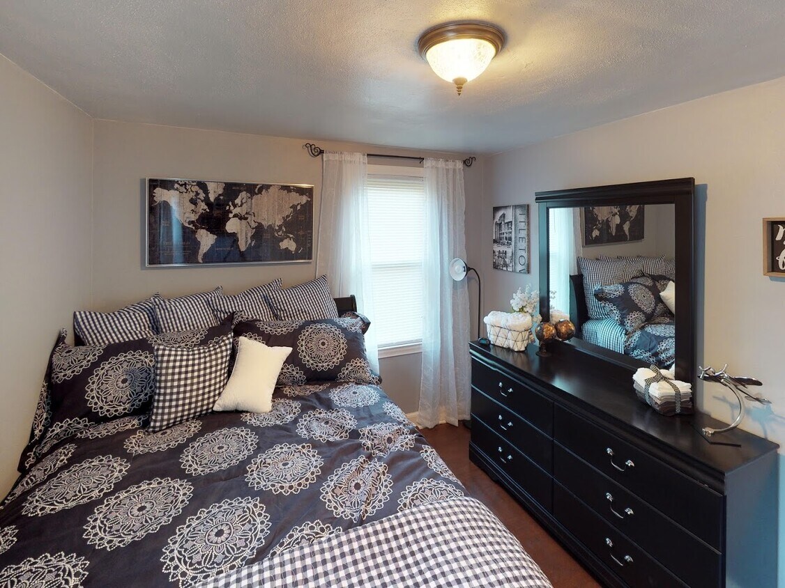 Foto del edificio - 807 W Spencer St