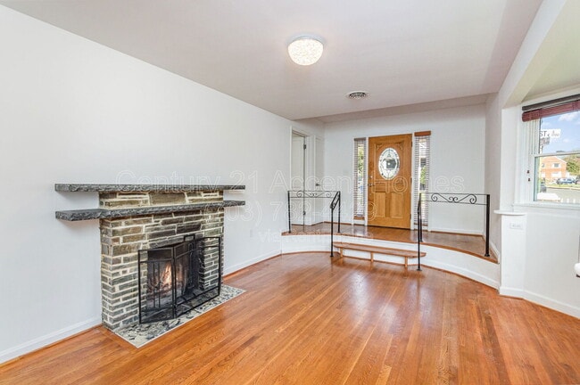 Building Photo - 1700 14th St S