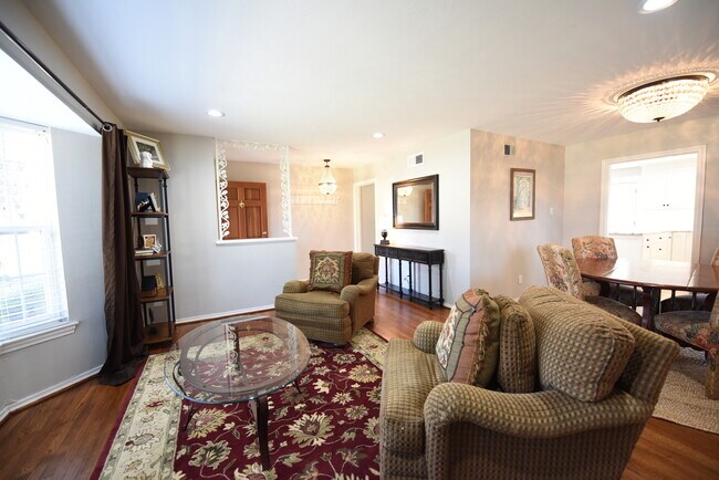 Building Photo - Lovely Richardson Heights home!