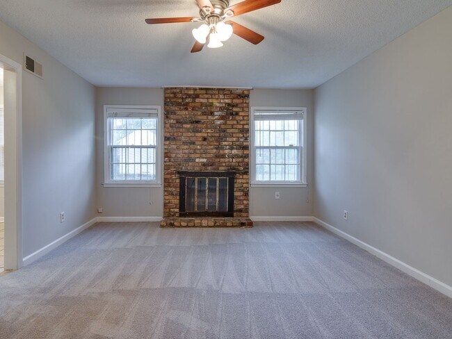 Building Photo - Great 3 Bedroom, 2 Bathroom Rental Home in...