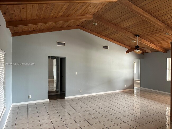 Foto del edificio - 1107 SW 83rd Ave