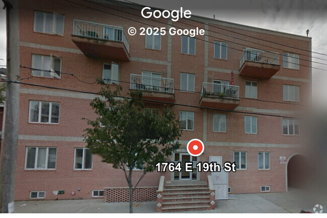 Building Photo - 1762 E 19th St