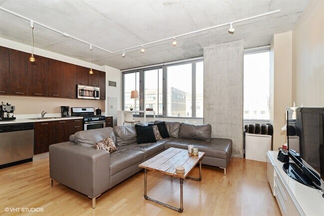 Building Photo - 659 W Randolph St
