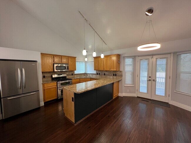 Kitchen - 5577 S Walden Glen Dr