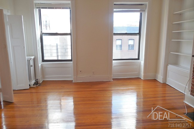 Foto del edificio - 217 Clinton St