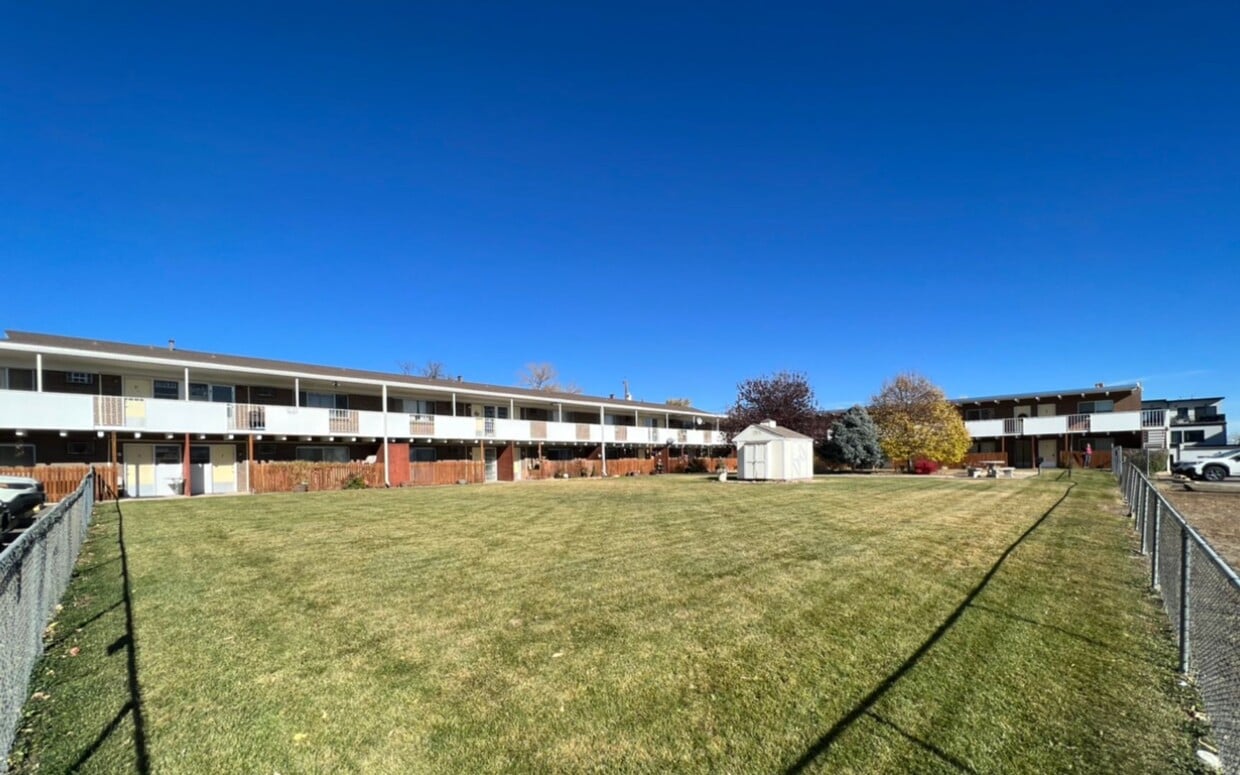 Building Photo - Available Now! Amazing Ground Level Studio Near Sloan's Lake