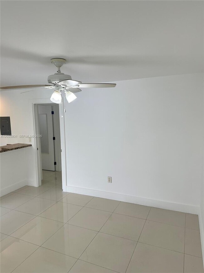 Foto del edificio - 3071 SW 27th Ave