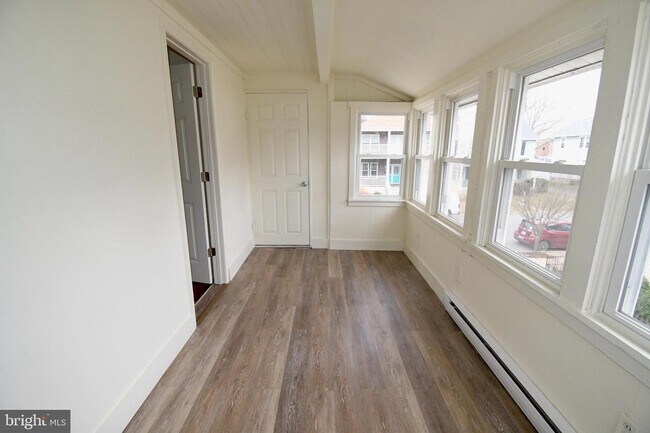 Building Photo - 558 Bourbon St