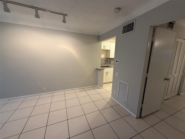 Foto del edificio - 4009 NE 21st Ave