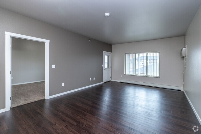 2BR, 2BA - 1,130SF - Living Room - Shadow Bay Apartments
