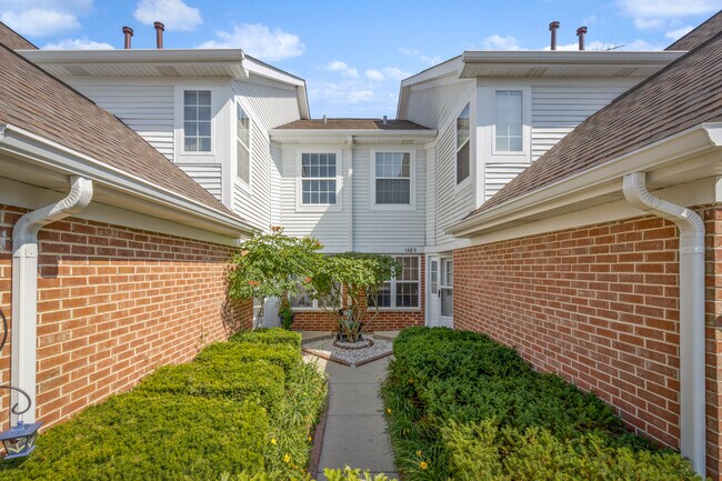 Building Photo - 1483 Ashbury Ln W