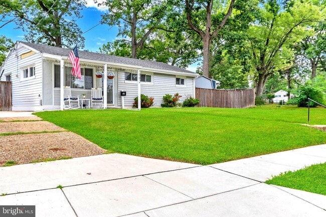Building Photo - 1002 Londonderry Dr