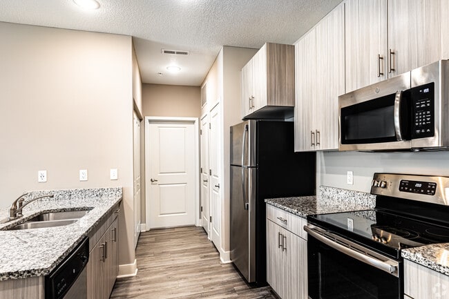 Building Photo - 5620 NE 80th Ter