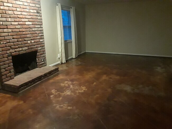 Foto del edificio - E 22nd St Duplex