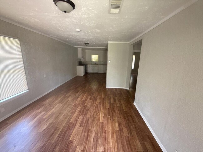Foto del edificio - 4195 Chaison Ave