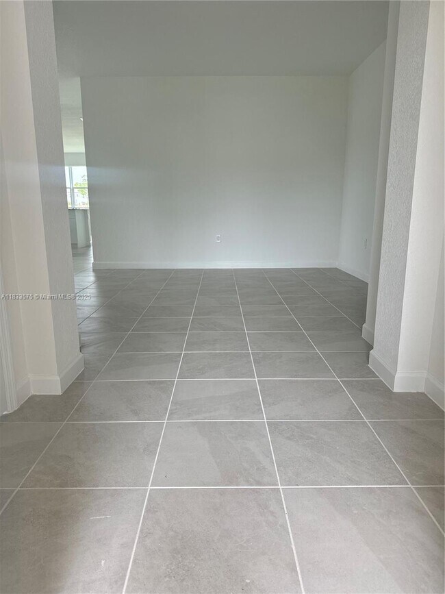 Foto del edificio - 2923 SE 23rd Ave
