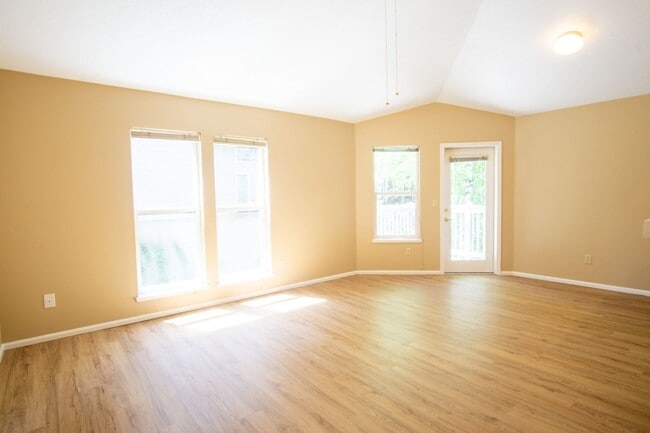 Photo - 236 SW Meade St #04 Apartment