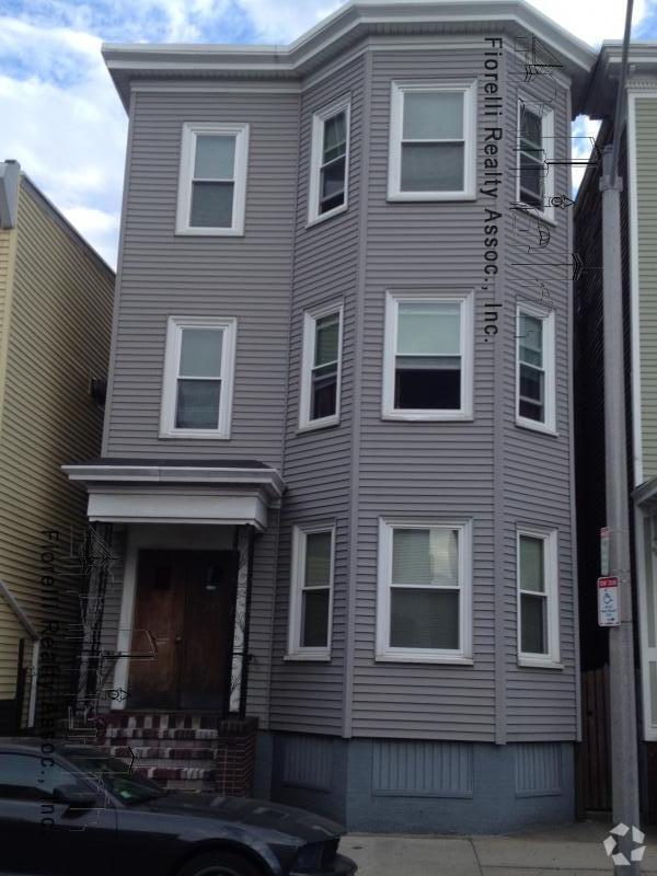 Building Photo - 227 Maverick St