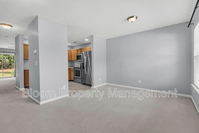 Building Photo - 9030 Maple Grove Dr