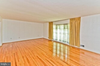 Building Photo - 100 Mel Mara Dr