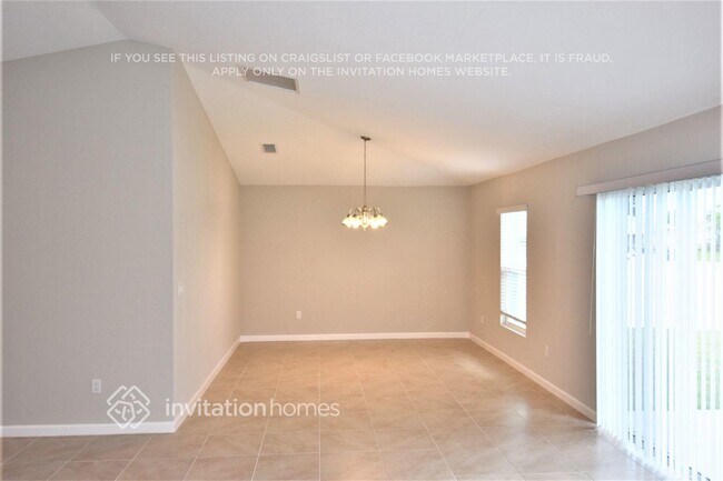 Foto del edificio - 301 SW Log Dr