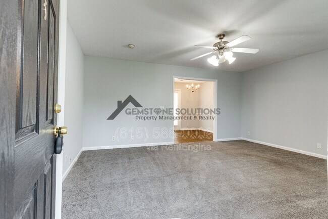 Foto del edificio - 1033 Cheryl Ln