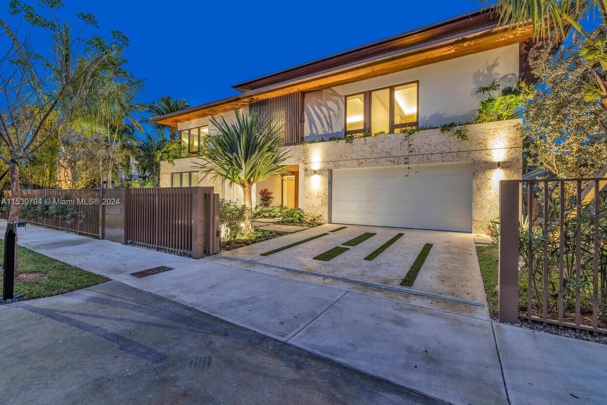 Foto principal - 1260 NE 87th St