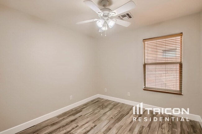 Foto del edificio - 2191 S 160th Ln