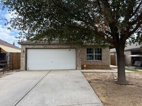 Building Photo - 613 Cuervo Dr