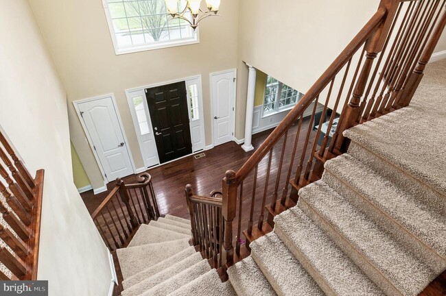 Building Photo - 16 Foxcroft Way