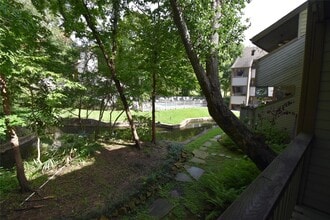 Building Photo - 3900 Aspen Dr