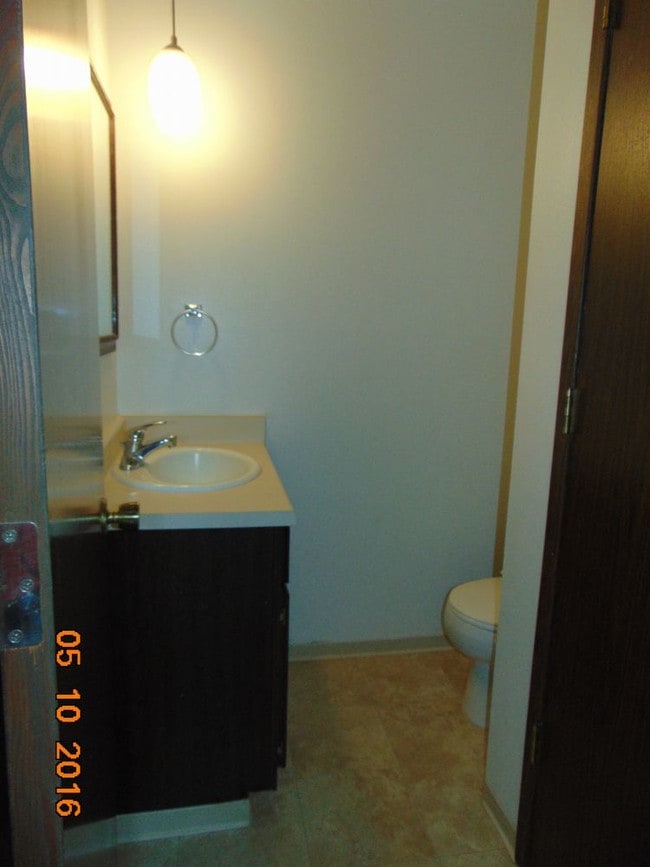 Foto del edificio - 821 E 10th St